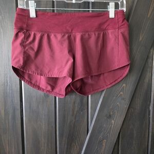 Lululemon Athletica Low Rise Maroon Athletic Shorts 2.5"